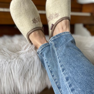 Follkee Women's Slippers Beige / Ultra Light / Wool Felt Blend/ Slip on/ Cute Slippers image 5