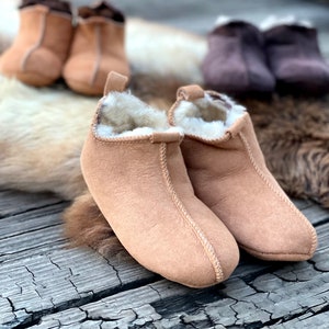 Follkee Sheepskin Slippers | Bambosh Style | Handmade, Sustainable, Barefoot Comfort, Wool-Lined, Eco Gift