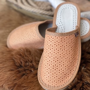 Follkee Natural Leather Women&#39;s Sandals Flip Flops Slip on Slippers