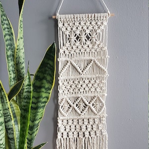 Easy Macrame Pattern, Macrame Wall Hanging, step-by-step guide with pictures, Knot guide included, PDF pattern