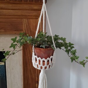 Macrame Plant Hanger Pattern IVY Hanging Planter PDF Tutorial with pictures, step-by-step guide and knot guide for beginners image 3