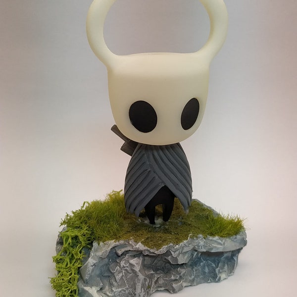 Figura Hollow Knight con diorama