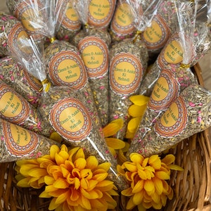 Desi wedding favors / sonf cones / fennel cones / mehndi favors (set of 10)