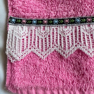 Vintage Set of 3 Interiors by Diane Von Furstenberg by Fieldcrest Mills Towels Pink Lace Hand Bath Body Bathroom Designer