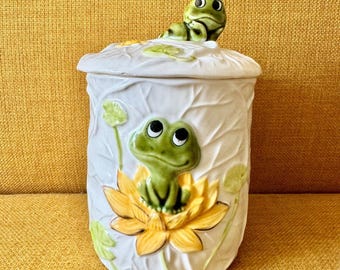 Vintage MCM Pagoda Stacking Canister Set Aluminum Set Avocado