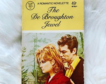 Vintage Romantic Novelette The De Broughton Jewel Romance Novel 1979 70s Paperback Book Mini