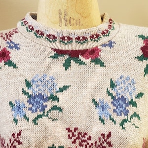 Vintage 80's Floral Sweater_Womens Medium M_BASIC EDITIONS_100 % Acrylic 1980's 1990's 90's_Mock Neck_Blue Red Beige Tan_Gorgeous!