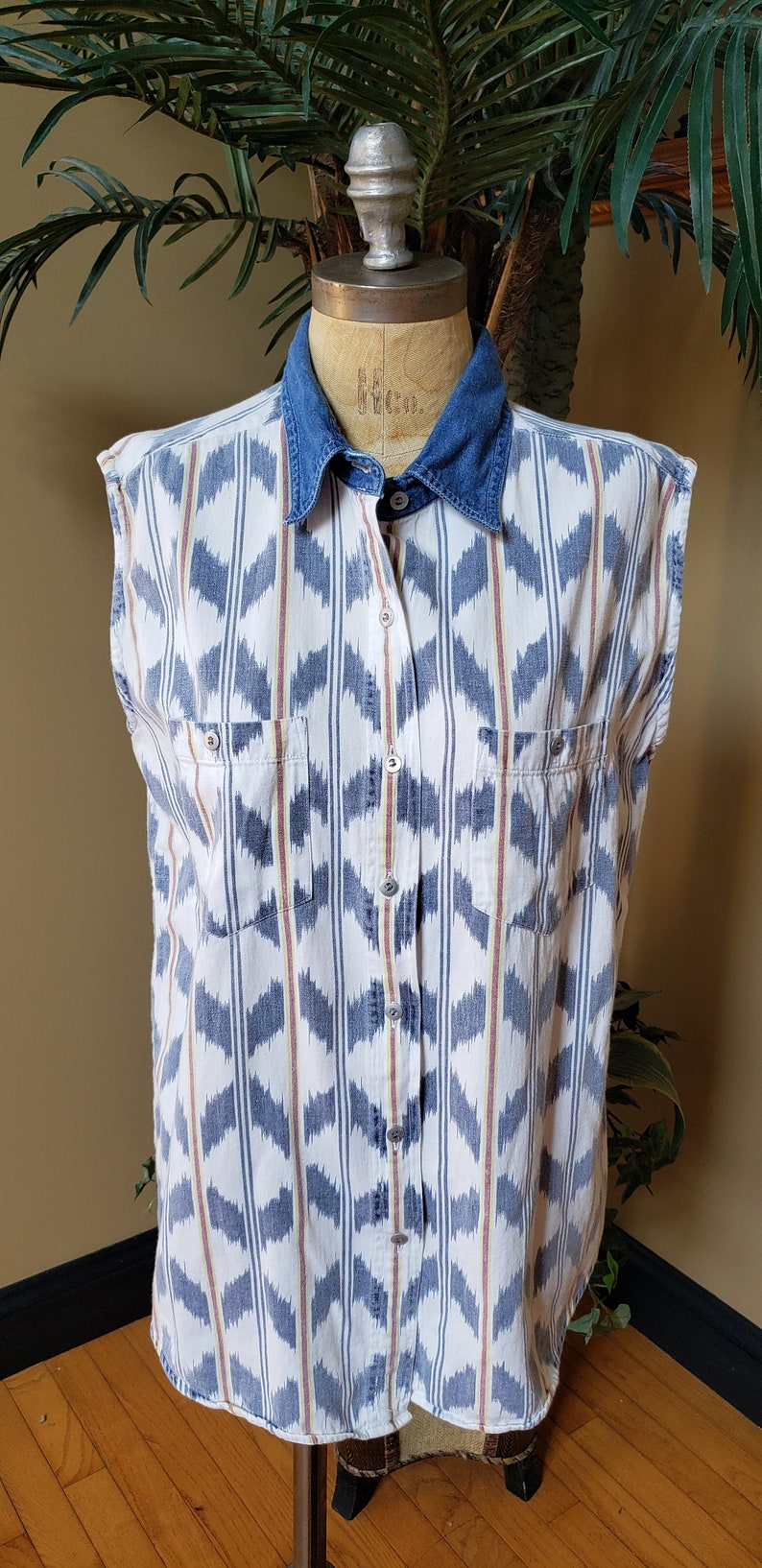 Vintage Women's Denim Sleeveless Shirt Button Up BILL BLASS Southwest Ziz Zag Striped 80's 90's Fits Size Medium M up to Large L image 3