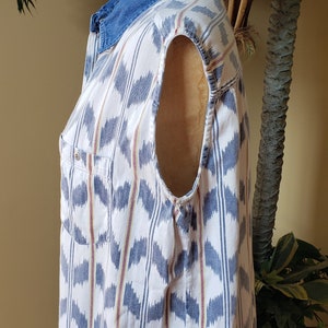 Vintage Women's Denim Sleeveless Shirt Button Up BILL BLASS Southwest Ziz Zag Striped 80's 90's Fits Size Medium M up to Large L image 5