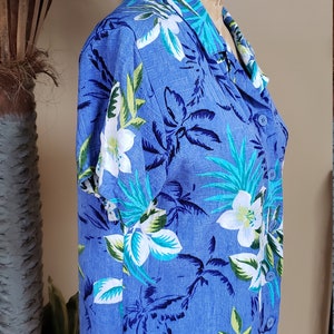 Vintage Womens HAWAIIAN Rayon Blue Green Floral Shirt_WHITE STAG_80's 90's_1980's 1990's_Cropped_Fits Medium_Comfy Cool image 3