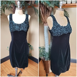 Vintage Emerald Green Velvet Formal Dress_ZUM ZUM_Sleeveless_Party Cockail Homecoming Wedding_ILGWU Tag_80&#39;s 90&#39;s_Fits Women&#39;s Size Small ?