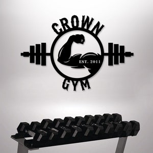 Letrero de metal con nombre para gimnasio, letrero con nombre de centro de fitness personalizado, regalo de cumpleaños para amantes del gimnasio, arte de pared para cueva de hombre, letrero de culturismo en Meral, regalo para ella