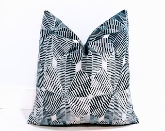 Geometric Navy Velvet Pillow Cover: Double-Sided Decorative Cushion