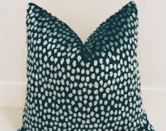 Dark Blue Velvet Pillow Cover: Double-Sided Decorative Cushion