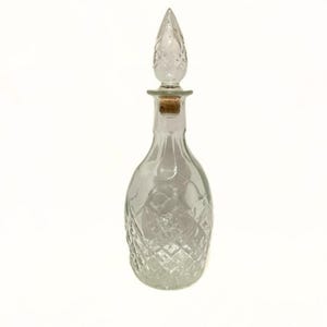 Vintage Glass Decanter with Stopper – Clear, Unique Design