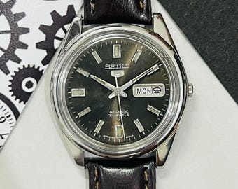 Vintage Rare Seiko 5 Automatic 21jewels Black Dial Date/day Japan