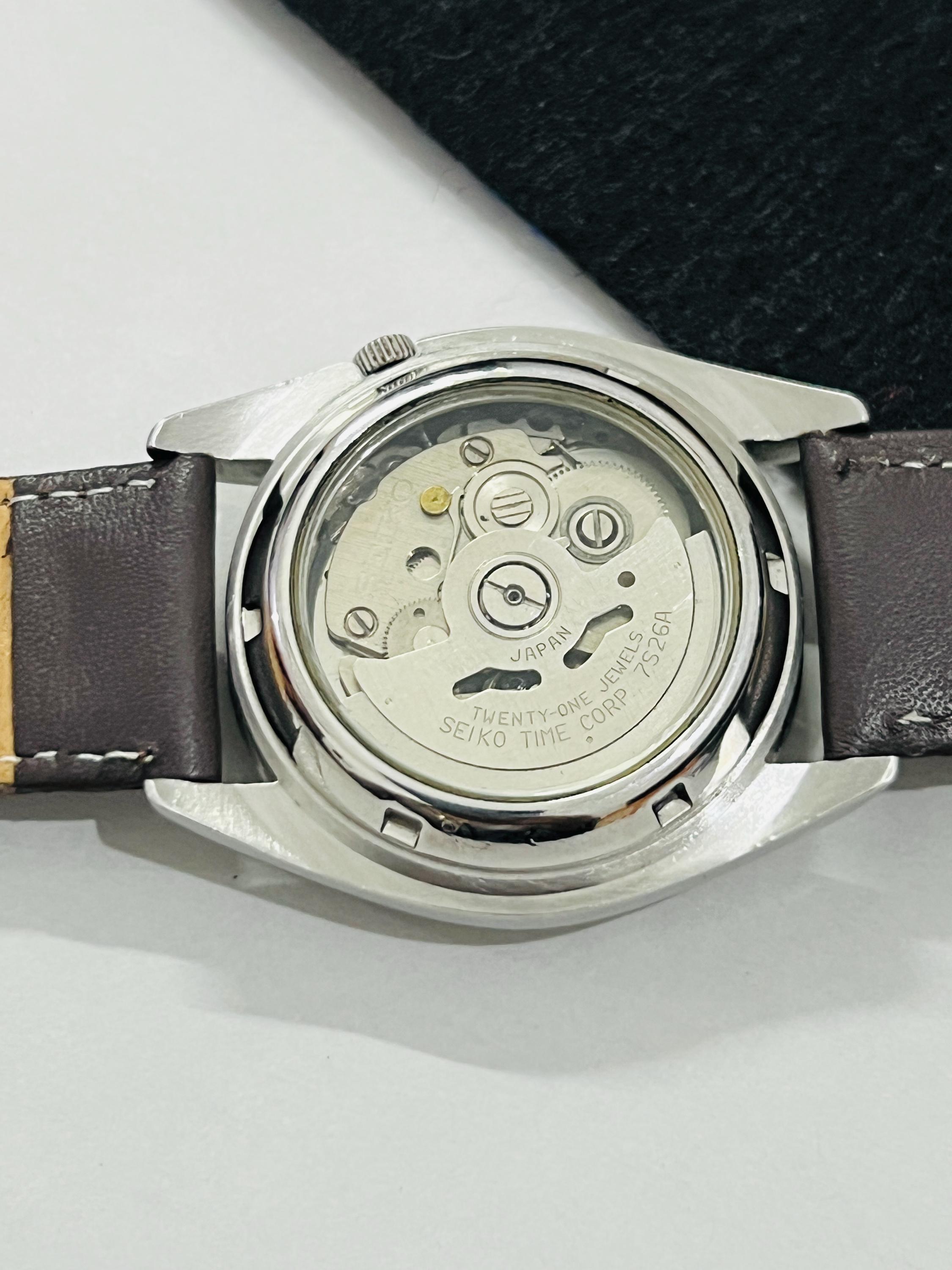 Vintage Seiko Automatic White Dial Date Day 17jewel Wrist