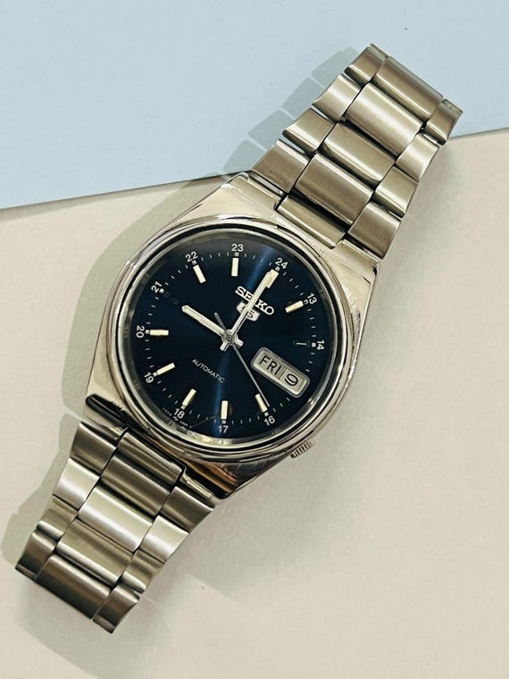 Seiko 5 Automatic Green Dial Refurbished Vintage Japan 17 Jewels Watch main image 0