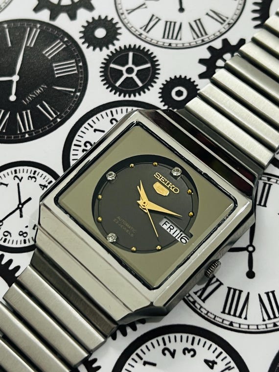Vintage Seiko 5 Automatic Grey Dial 23jewels Date & Day Wrist