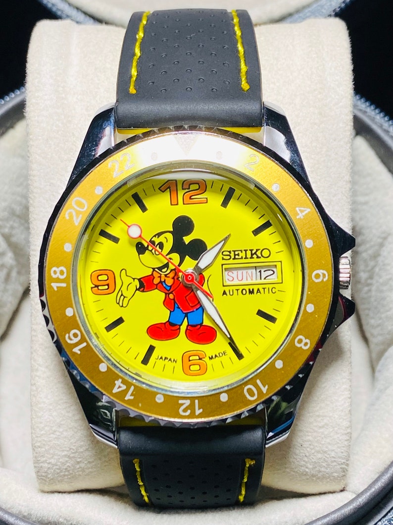 Seiko 5 8200 Super sale Mickey Mouse Yellow Automatic “Rotating Dial Bazel”