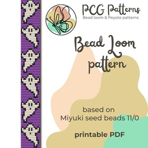Könnte beinhalten: Ein druckbares PDF-Perlenwebmuster mit einem sich wiederholenden Design aus pixeligen weißen Geistern auf lila Hintergrund. Der Text "PCG Patterns" und "Bead loom & Peyote patterns" sind oben zu sehen. Die Worte "Bead Loom pattern" sind ebenfalls sichtbar.