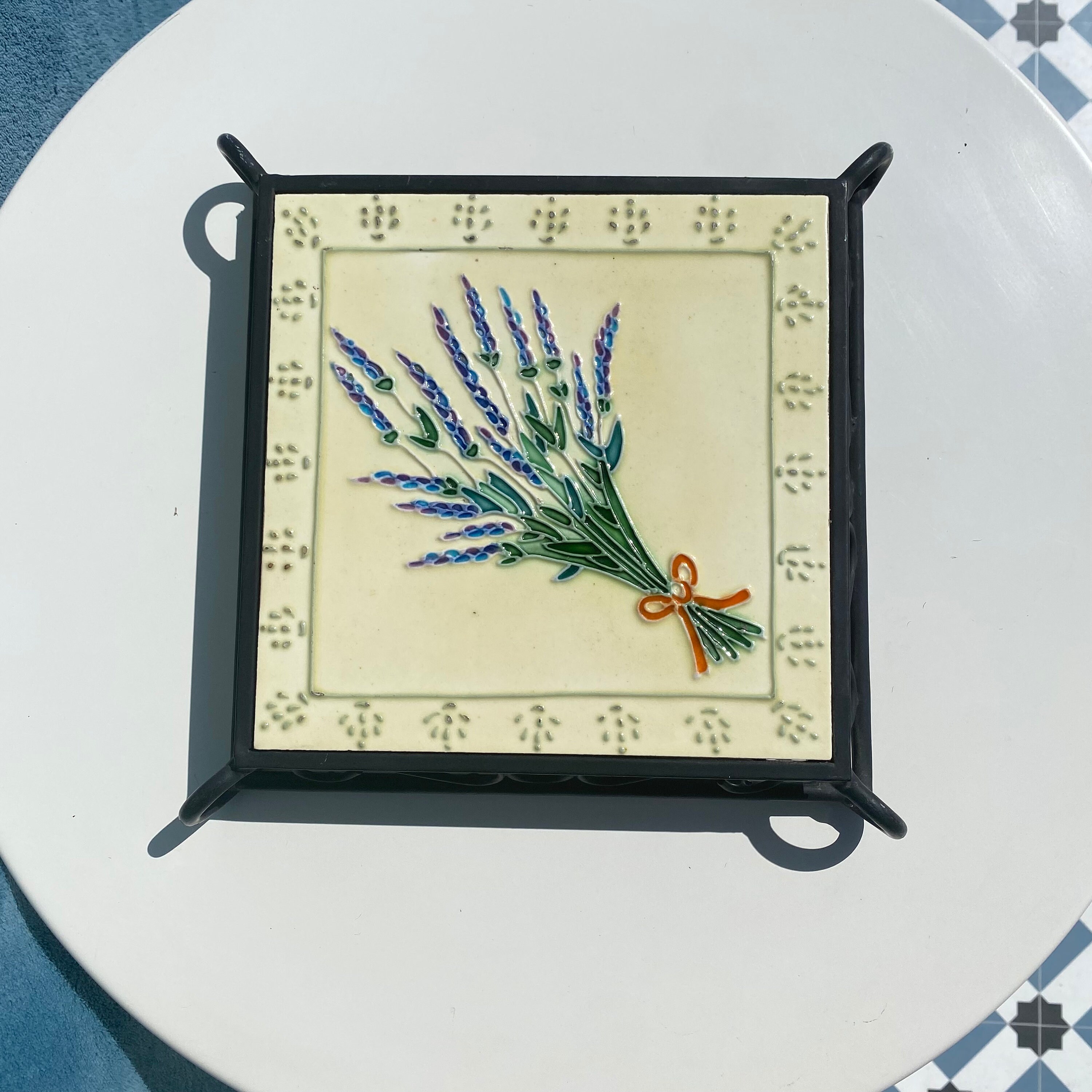 Dessous de plat en carrelage Gres de Elite fabriqué en Espagne, fleur antique 6 x 6 po VENIS - France