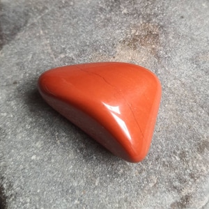 Rolled stone red jasper 24 grams