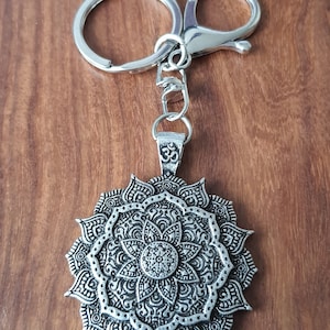 Porta-chaves mandala em metal