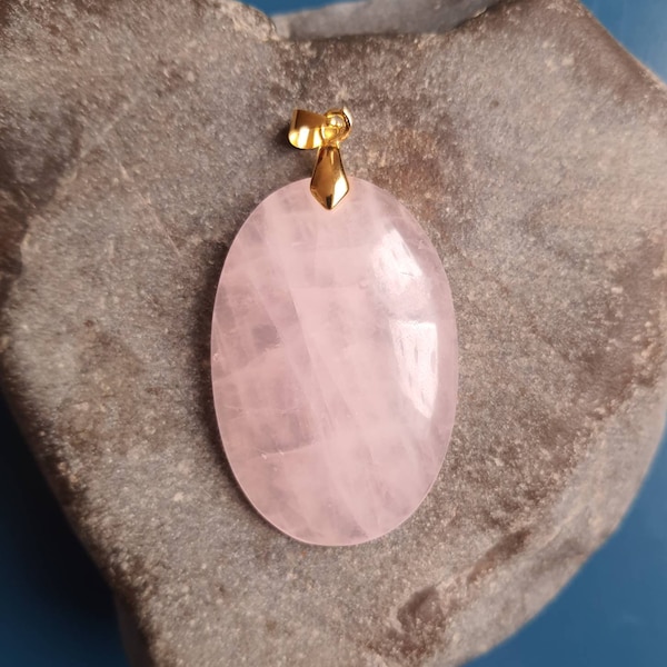 Pendentif cabochon quartz rose