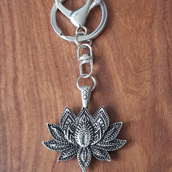 Porte-clés fleur de lotus en métal