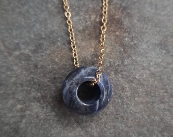 Collar de piedra de sodalita