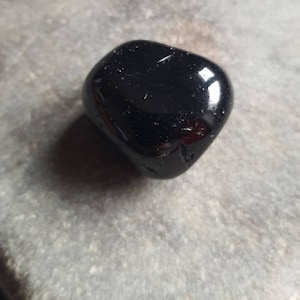 Black obsidian stone 18 grams