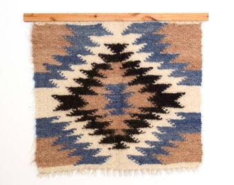 Eco-Friendly Hemlock Wood Rug Quilt Hanger Wall Hanging Knobless