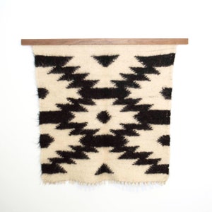 Eco-Friendly American Walnut Wood Rug Quilt Hanger Wall Hanging Knobless