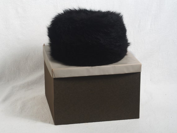 Vintage Black Fur Hat Black with Red Satin Lining… - image 6
