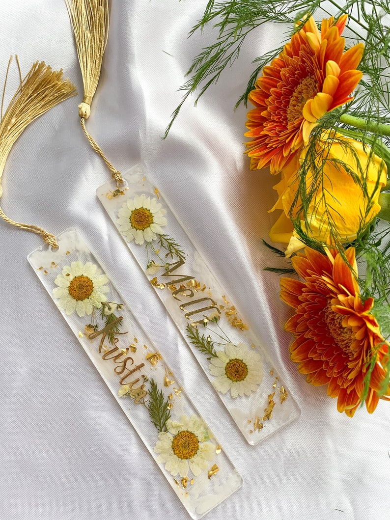 Lesezeichen mit echten getrockneten blumen. Personalisierte Lesezeichen aus Resin. Epoxidharz.Geschenkidee.Handmade.Gift for her.Bookmarks Bild 1