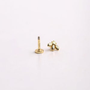 Clous d'oreilles vissés abeille cartilagineuse en or 18G, clou d'oreilles plat abeille à l'arrière, piercing abeille hélicoïdale en argent sterling, piercing tragus
