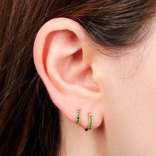 Tiny Emerald Huggie Hoop Earrings, Gold Small Emerald Green CZ Hoop Earrings, Silver Cartilage Earring, Helix Hoops, Conch Hoop, Tragus Hoop