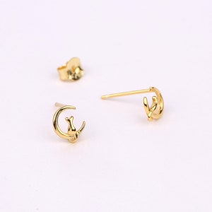 Cat Stud Earrings, Tiny Cat Earrings 6mm, 925 Sterling Silver Minimal Cat Moon Studs, Dainty Animal Earrings, Minimalist Kitten Stud Earring