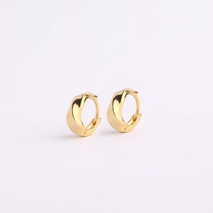 Twisted Thick Huggie Hoop Huggie Earrings, Sterling Silver Bold Huggie Hoop Earrings, Everyday Gold Hoop Earrings, Wavy Huggie Hoop Earring