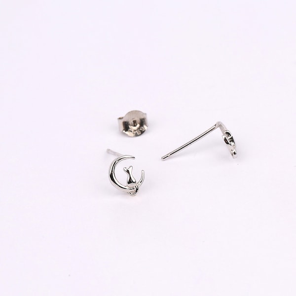 Tiny Cat Stud Earrings, 925 Sterling Silver Cat Charm Earrings, Dainty Gold Cat Sitting on The Moon Stud Earrings, Small Kitten Stud Earring