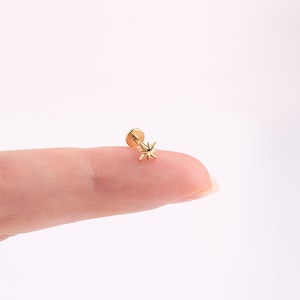 Clou labret sans filetage petite étoile 18G, clou d'oreille en argent sterling à dos plat, boucle d'oreille cartilage, clou tragus, clou hélicoïdal