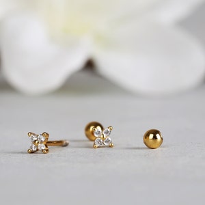 Flat Back Earrings Set, Gold Stud Earrings Set, Minimalist Earring Set for Multiple Piercings, Sterling Silver Flower Flatback Studs bild 8