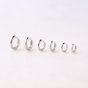Boucles d'oreilles Huggie Hoop épaisses argentées, Boucles d'oreilles Huggie Huggie épaisses en or, Boucles d'oreilles Huggie Huggie arrondies simples pour tous les jours, Créoles du cartilage, Créoles hélicoïdales