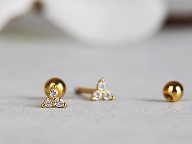 Flat Back Earrings Set, Gold Stud Earrings Set, Minimalist Earring Set for Multiple Piercings, Sterling Silver Flower Flatback Studs bild 9