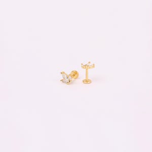 18G Crown Threadless Push Pin Labret Stud, Sterling Silver Tiny Crown Shape Flat Back Stud Earring, Cartilage Stud, Helix Stud, Tragus Stud