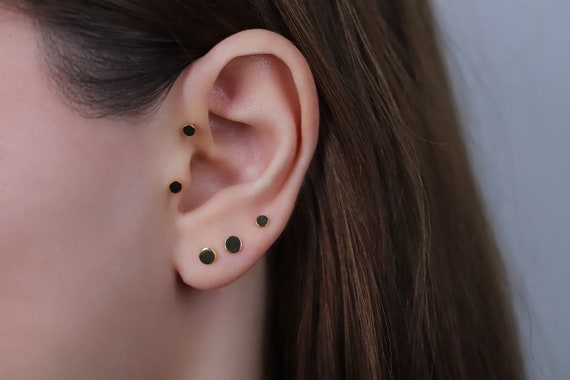 Flat disc stud earrings shop