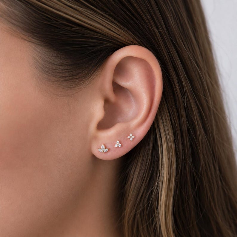 Flat Back Earrings Set, Gold Stud Earrings Set, Minimalist Earring Set for Multiple Piercings, Sterling Silver Flower Flatback Studs bild 2