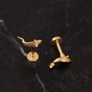 Clous d'oreilles en argent sterling 18 g avec fond plat et labret poissons koi, clous d'oreilles poissons koi avec support vissé, clou de piercing pour cartilage, clou hélicoïdal