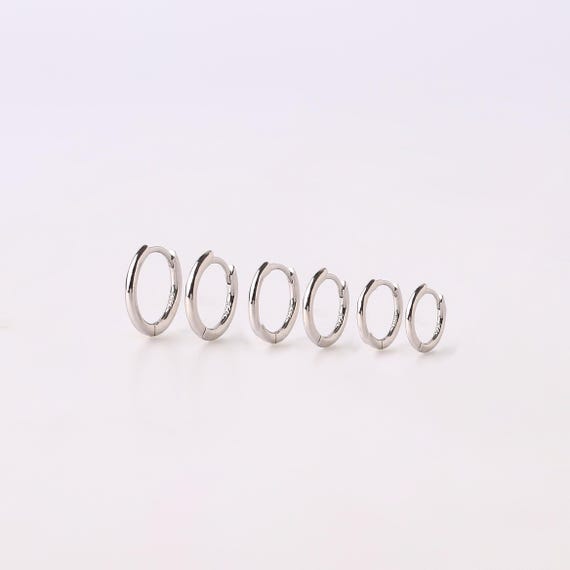 Small Silver Hoop Earrings • Sterling Silver Huggie Hoops • Tiny Sleeper Hoops • Cartilage Helix Tragus Conch Earrings • Gold Huggie Hoops